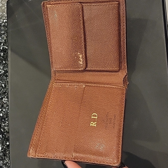 LOUIS VUITTON Monogram Wallet - Picture 6 of 11